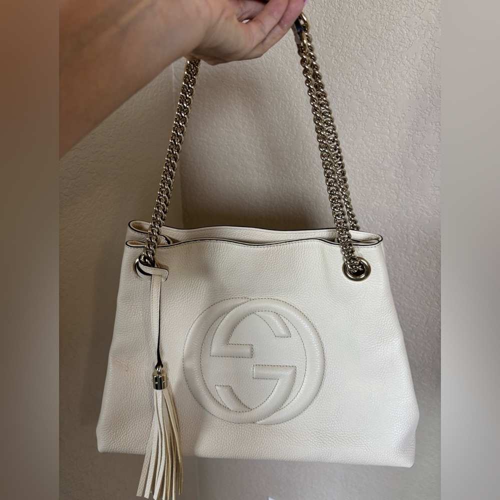 Gucci ivory cream Leather Shoulder Tote with gold hardware Chain Straps💗💗💗💗